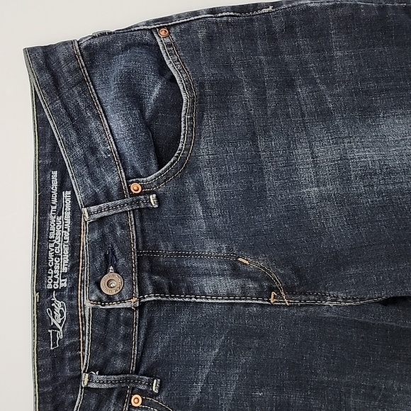 Levi's Women's Bold Curve Classic Straight Leg Denim Blue Fade Jeans Sz  31 X 32 - Picture 3 of 16